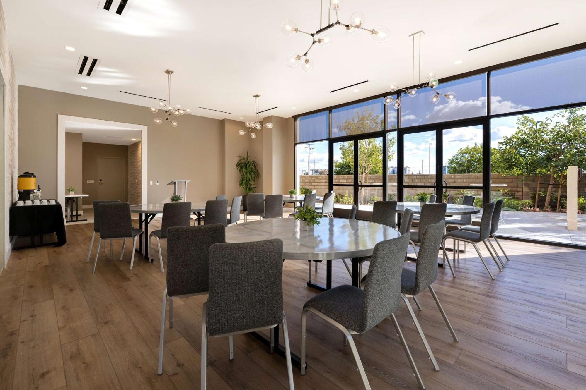 Hilton Garden Inn Anaheim Resort Exterior foto